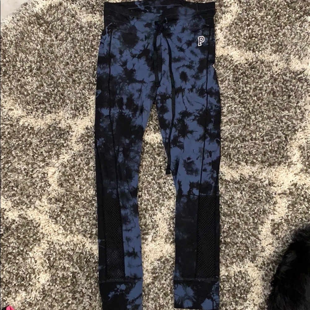 Victoria’s Secret pink yoga leggings